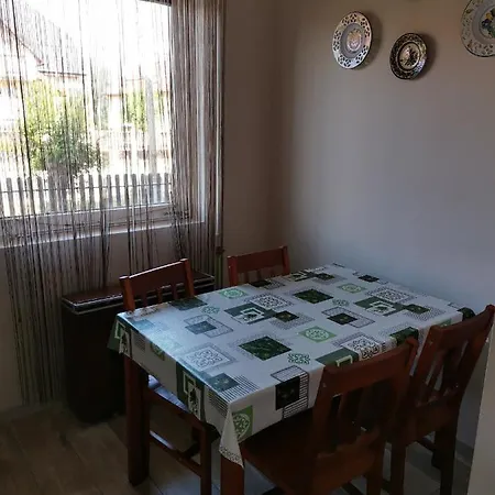 דירה Roland Apartman בלטונללה